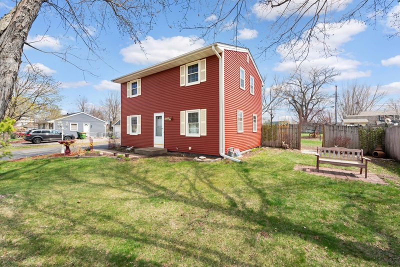 10541 6th St NE, Blaine, MN 55434