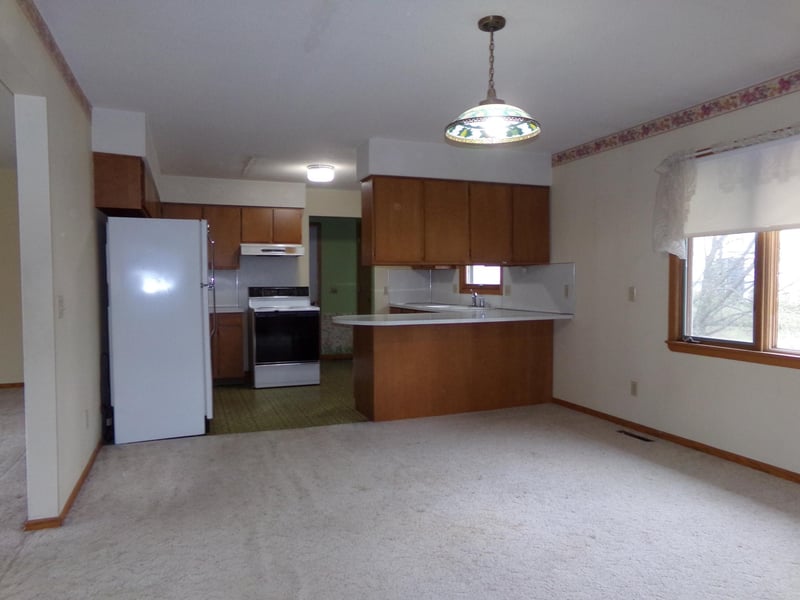 130 N Stockman St N, Elmore, MN 56027
