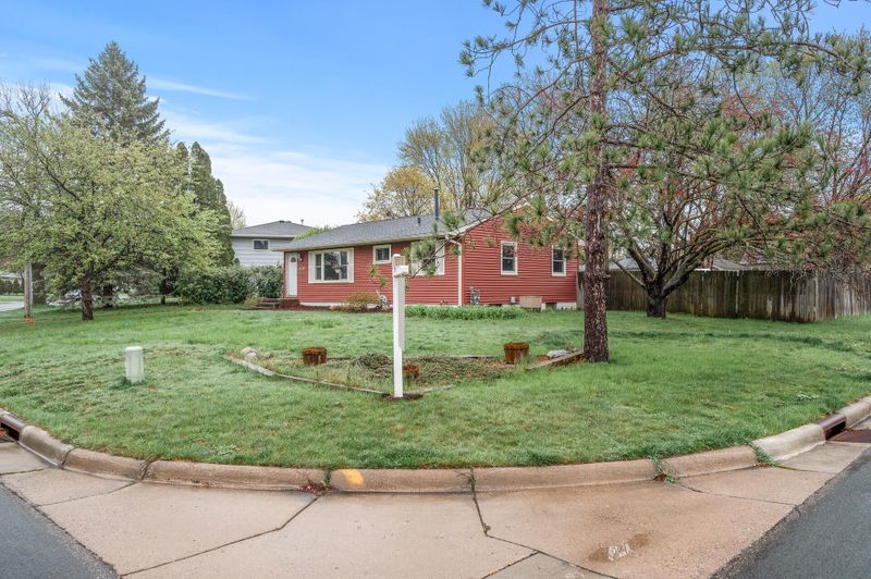 2126 Quartz Ln, Eagan, MN 55122