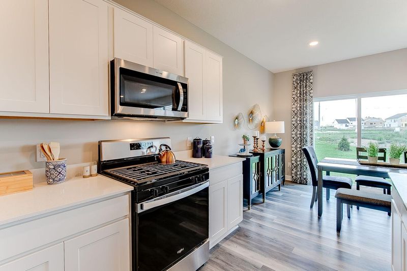 1746 Abbey Rd, Shakopee, MN 55379