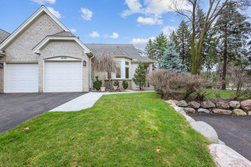 2129 Sherwood Ln, Minnetonka, MN 55305