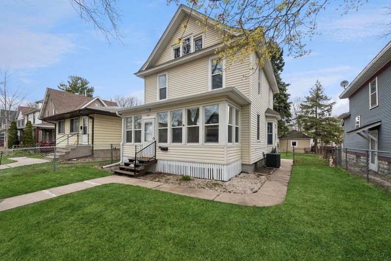901 Sherburne Ave, Saint Paul, MN 55104