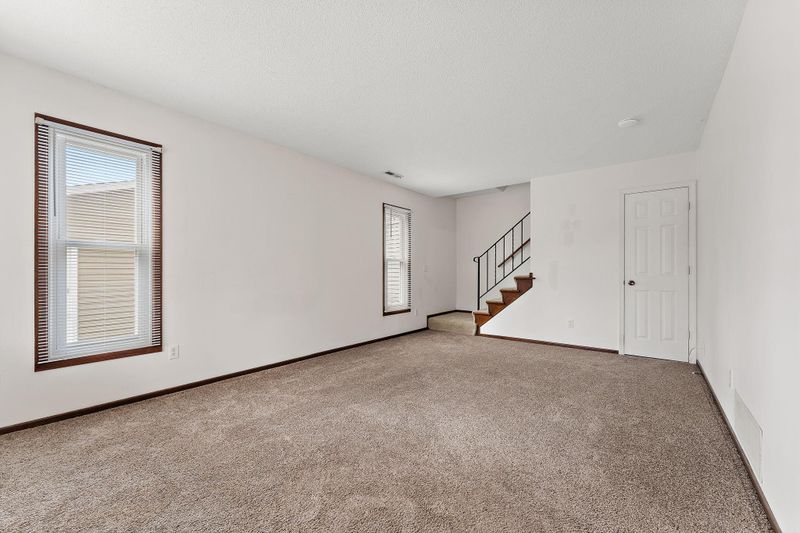 9450 Ranchview Ln N, Maple Grove, MN 55369