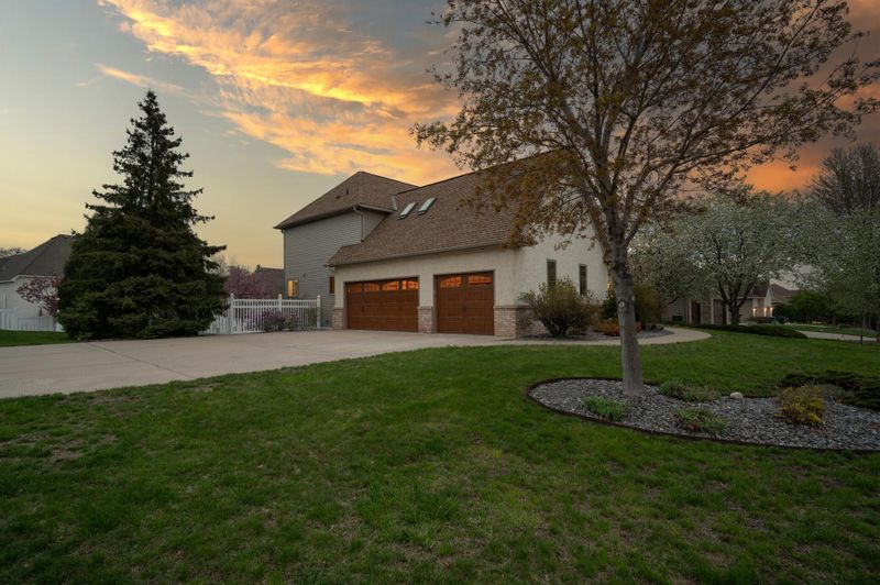 3180 Linden Dr, New Brighton, MN 55112