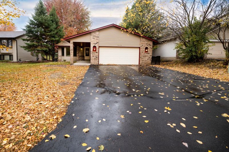 1270 Fallbrook Ln, Woodbury, MN 55125