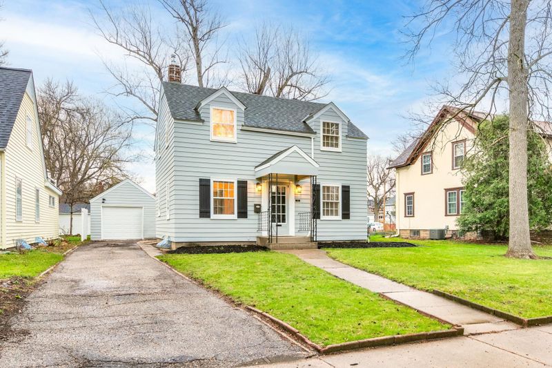 215 6th Ave NE, Faribault, MN 55021