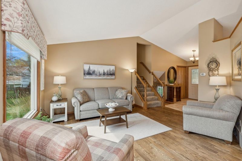 14638 Harrington Pl, Apple Valley, MN 55124