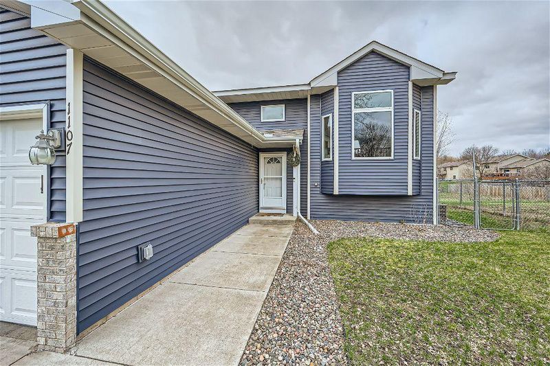 1107 3rd Ave SW, Isanti, MN 55040