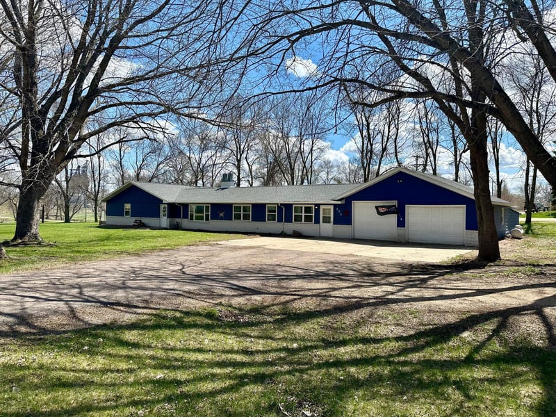 605 Wall St W, Jasper, MN 56144