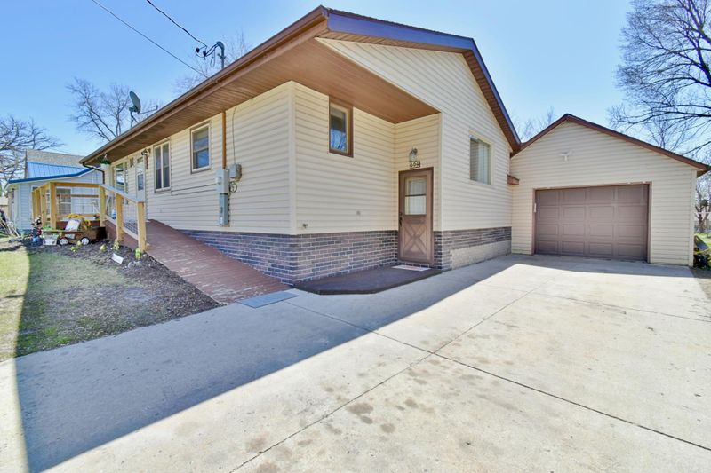 604 E Nestor St, Osakis, MN 56360