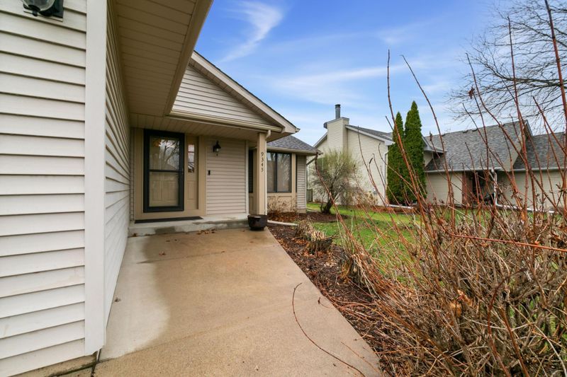 9345 Haralson Rd, Woodbury, MN 55125