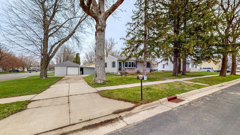 108 2nd St NW, Dodge Center, MN 55927