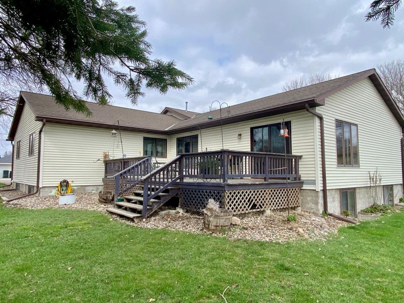 504 2nd St SW, Renville, MN 56284