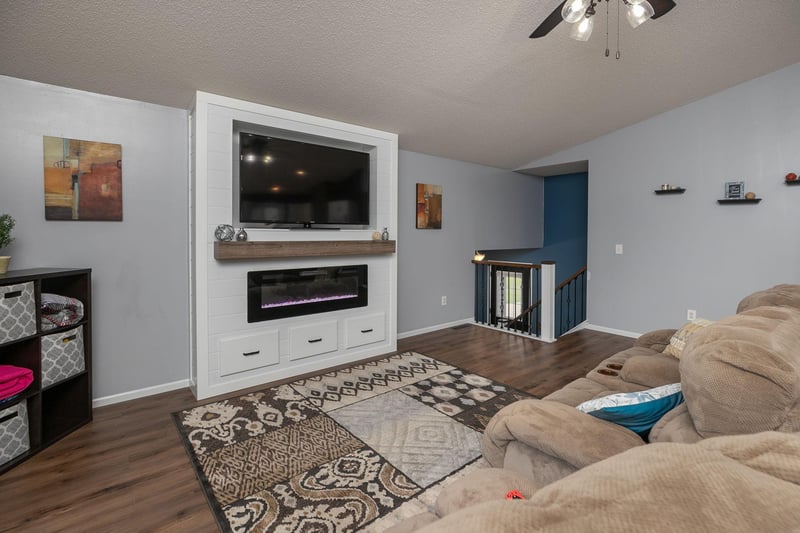 215 Red School Ln, Kellogg, MN 55945