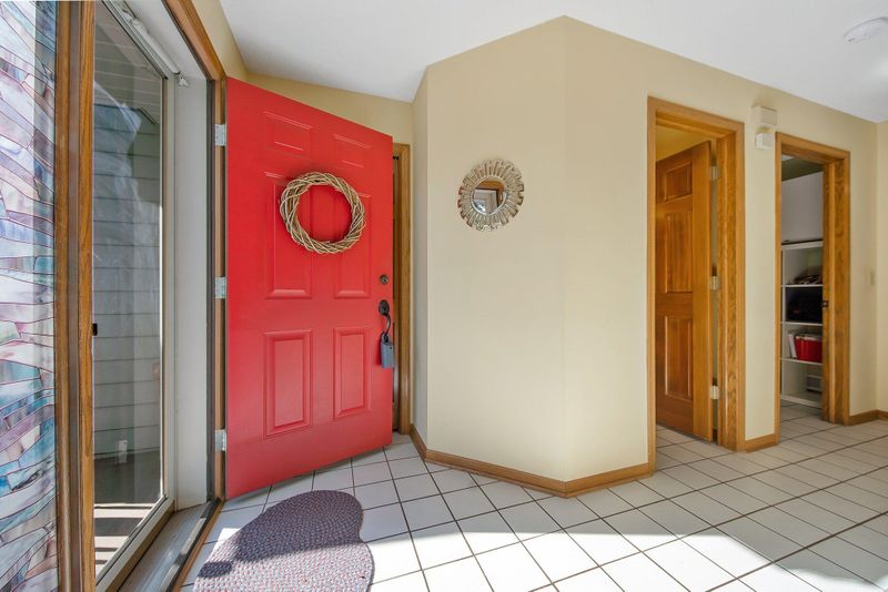 2940 Frank St, Maplewood, MN 55109
