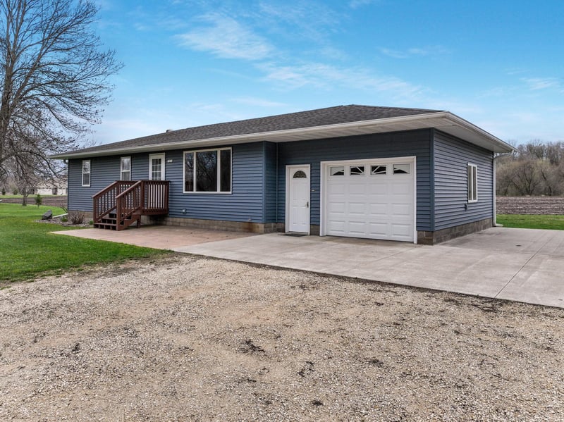 W7419 County Road O, Arkansaw, WI 54721