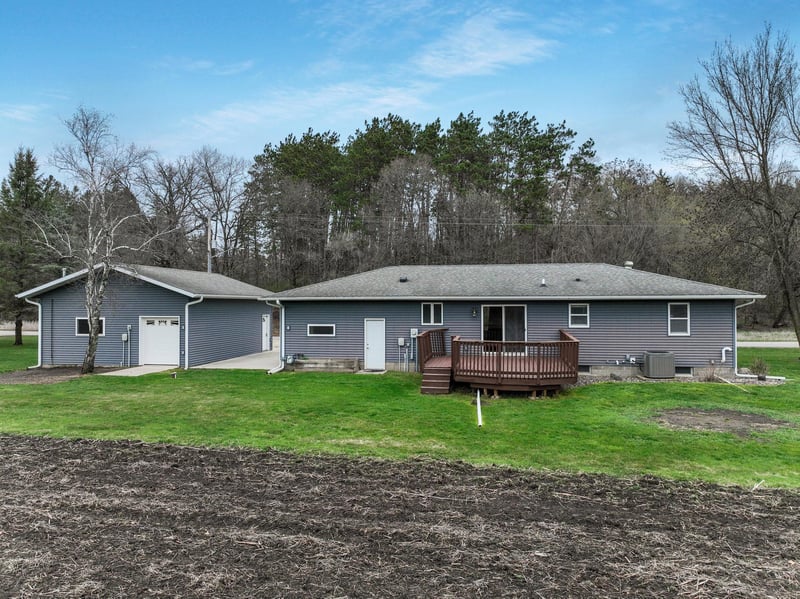 W7419 County Road O, Arkansaw, WI 54721