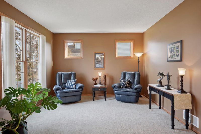 3577 Cherry Ln, Woodbury, MN 55129