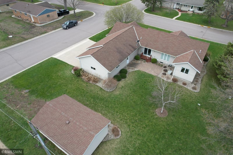 403 NE 2nd St, Buffalo Lake, MN 55314