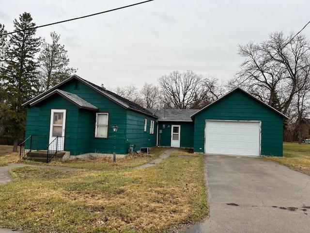25 Short Ave, Hallock, MN 56728