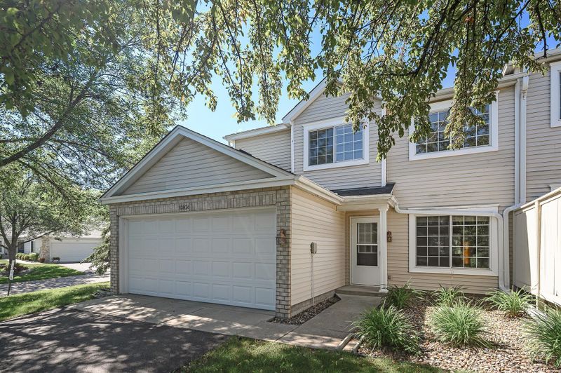 10806 Lexington Dr, Eden Prairie, MN 55344