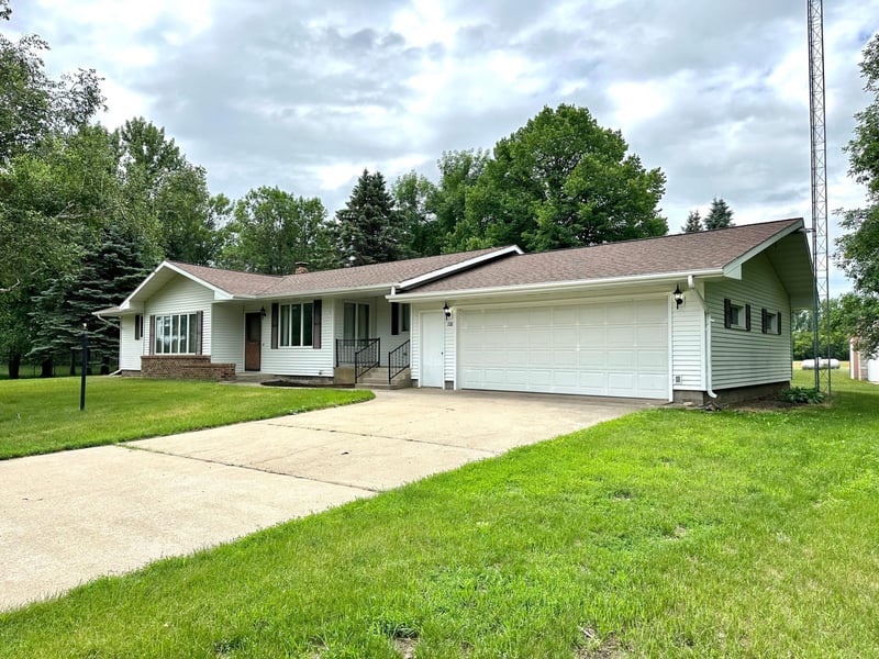 108 Stephen Dr SE, Fertile, MN 56540