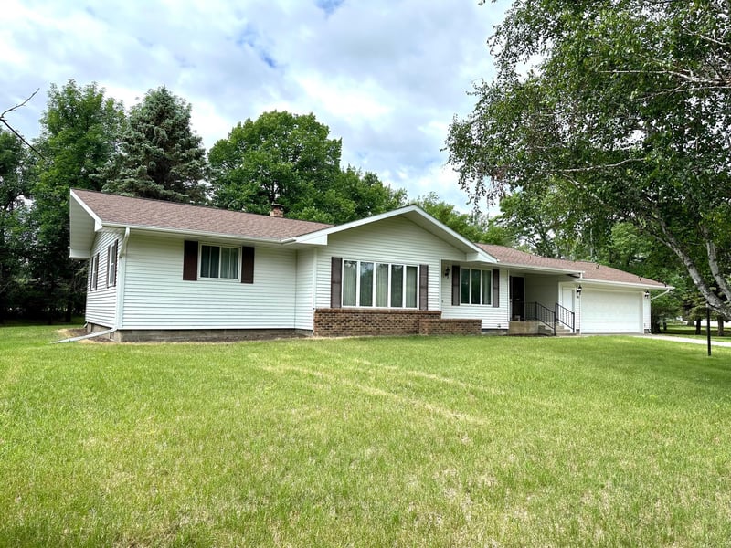 108 Stephen Dr SE, Fertile, MN 56540