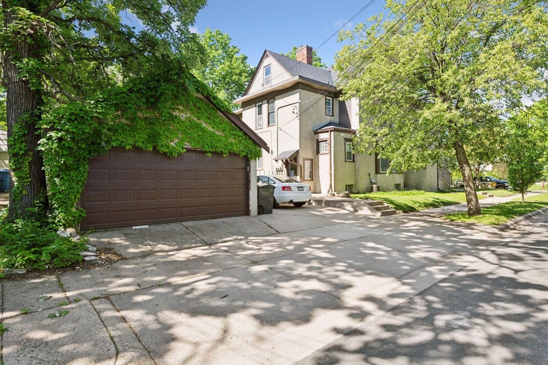 801803 Huron St SE, Minneapolis, MN 55414