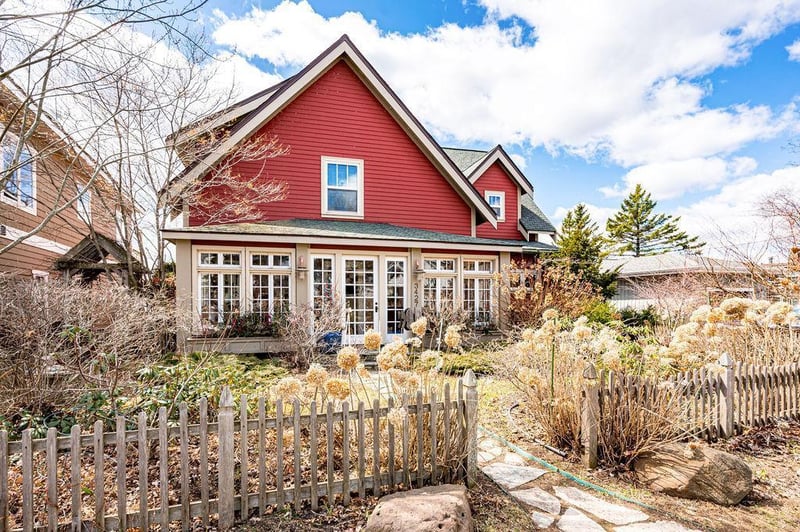 3427 Minnesota Ave, Duluth, MN 55802