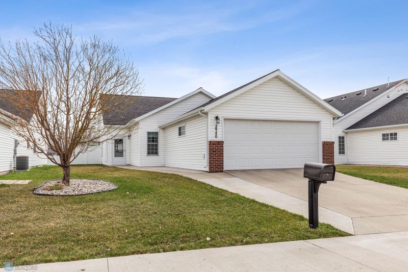 2940 35th St S, Moorhead, MN 56560