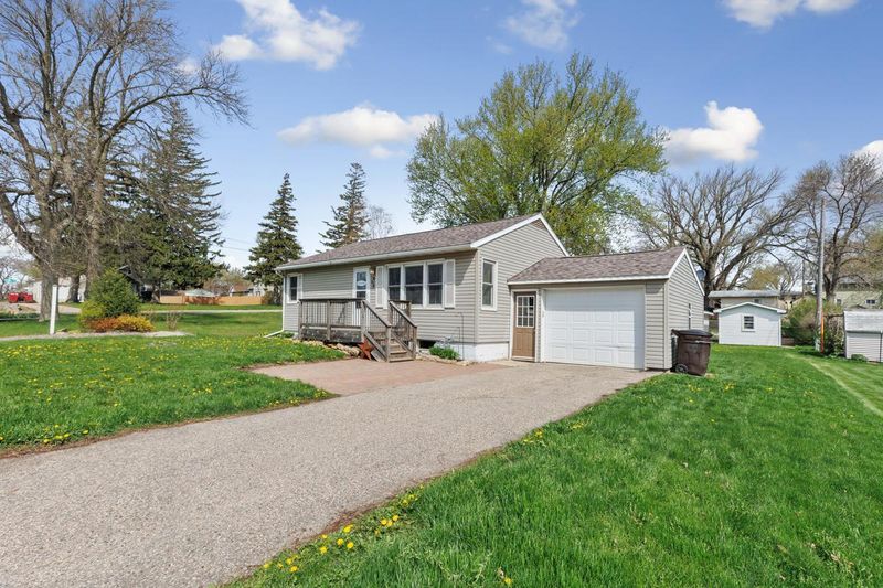 406 8th Ave W, Ellendale, MN 56026