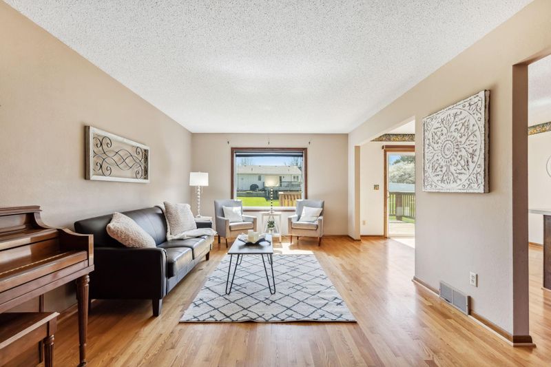 1545 Tierney Dr, Hastings, MN 55033