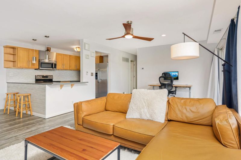 6324 Barrie Rd #2B, Edina, MN 55435