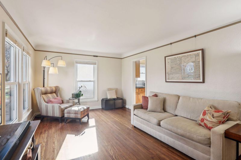 2140 Eleanor Ave, Saint Paul, MN 55116