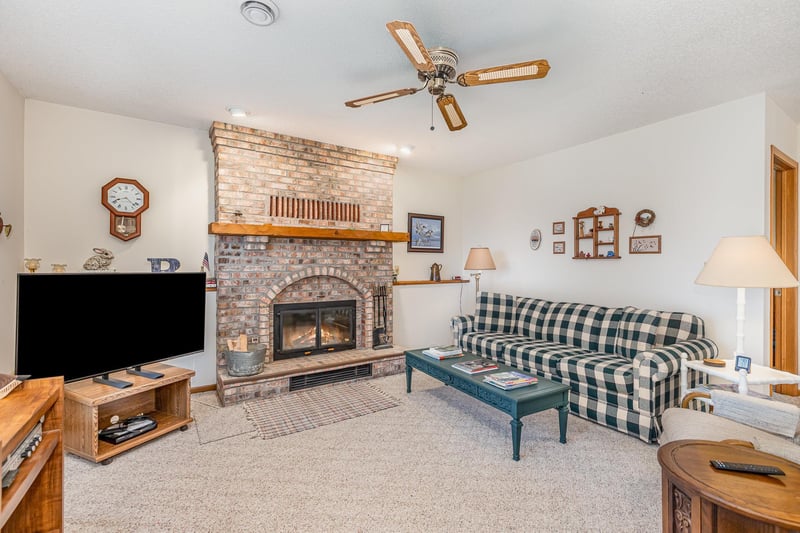 41766 E Shore Dr, Kilkenny, MN 56052