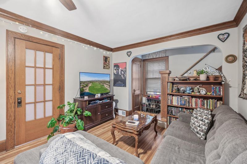 811 Snelling Ave N, Saint Paul, MN 55104