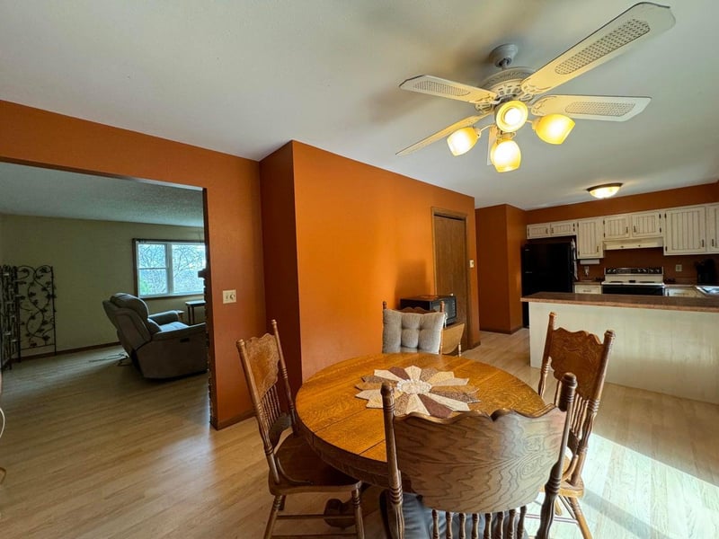 5631 Fox Chase Dr, Hokah, MN 55941
