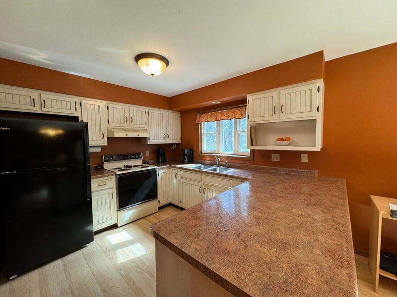 5631 Fox Chase Dr, Hokah, MN 55941