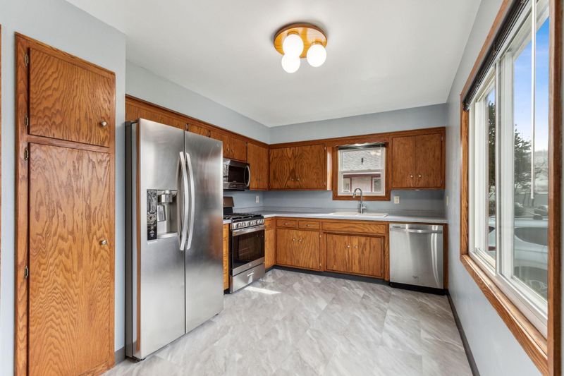 1001 Englewood Ave, Saint Paul, MN 55104