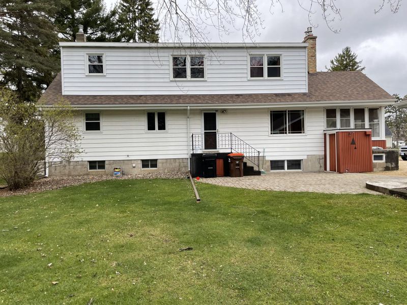 2648 Geranium Ave E, Maplewood, MN 55119
