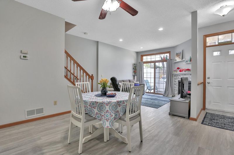 2777 Mallard Dr, Woodbury, MN 55125