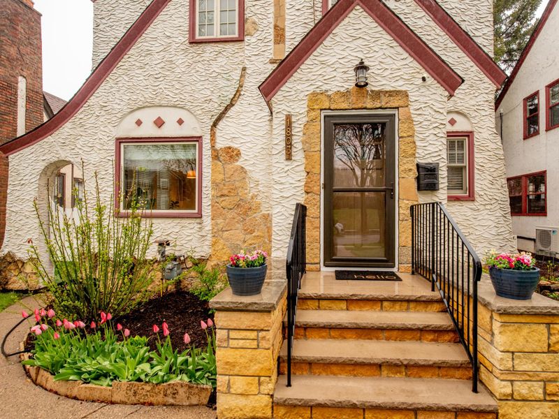 1803 Bayard Ave, Saint Paul, MN 55116