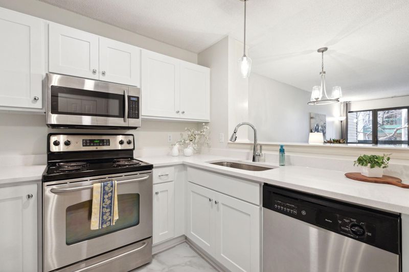 7610 York Ave S #3106, Edina, MN 55435