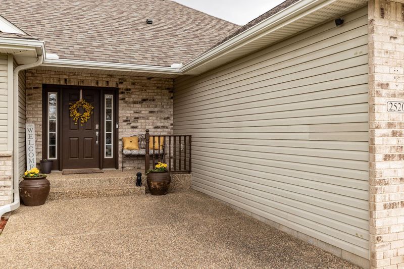 2520 23rd Ave SE, Rochester, MN 55904