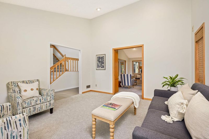 5424 Grove St, Edina, MN 55436