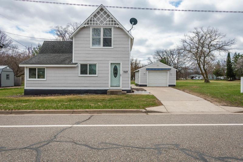 717 5th Ave SW, Little Falls, MN 56345