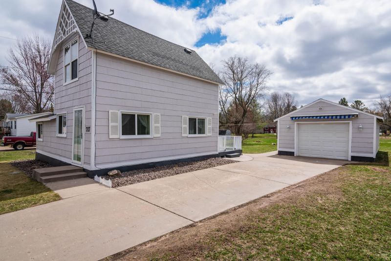 717 5th Ave SW, Little Falls, MN 56345