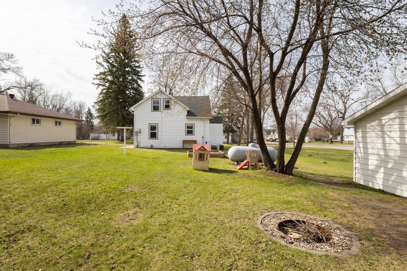118 2nd Ave NW, Rothsay, MN 56579