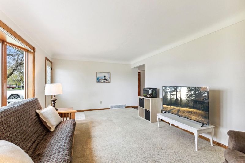 1218 Lyn Way, Hastings, MN 55033