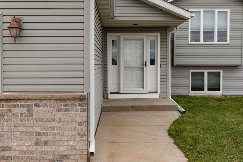 6198 S Pointe Dr SW, Rochester, MN 55902